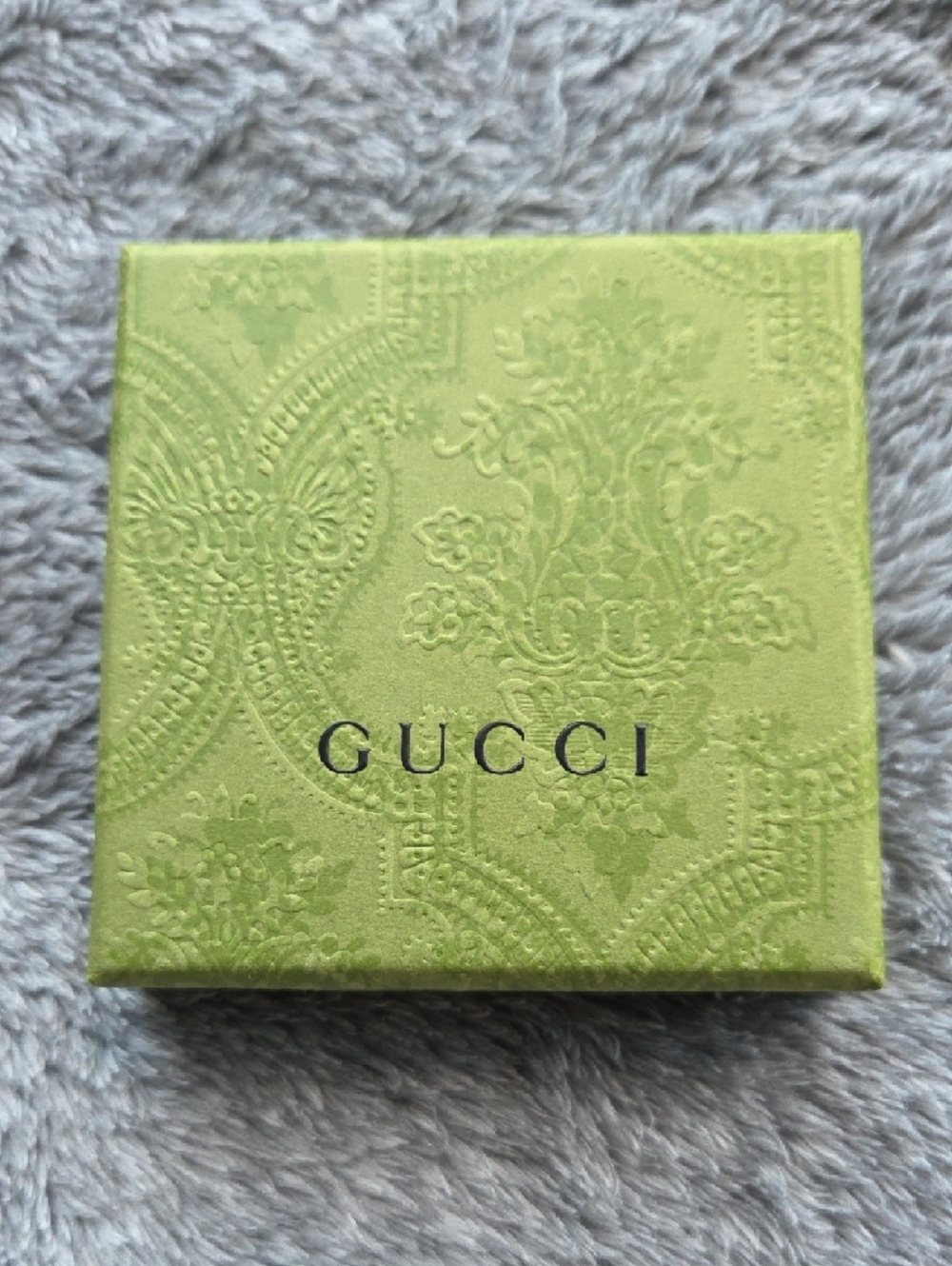 NEW Gucci X Adidas Blue Trefoil Pendant Necklace with Silver Chain. Unisex. - Picture 4 of 7